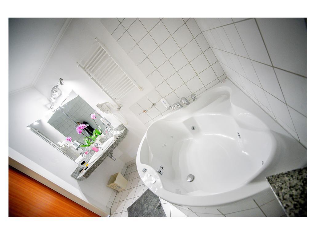 Hotel Fenix Jelenia Góra Quarto foto